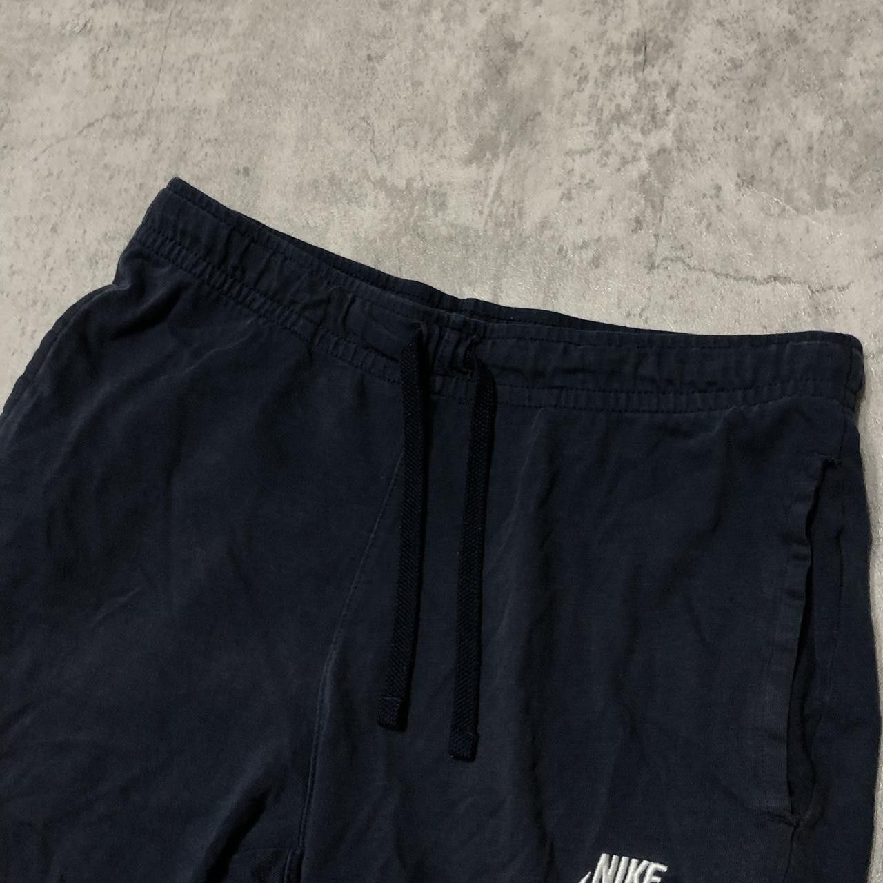 Nike Nike black shorts with white logo Size US 30 / EU 46 - 2 Thumbnail