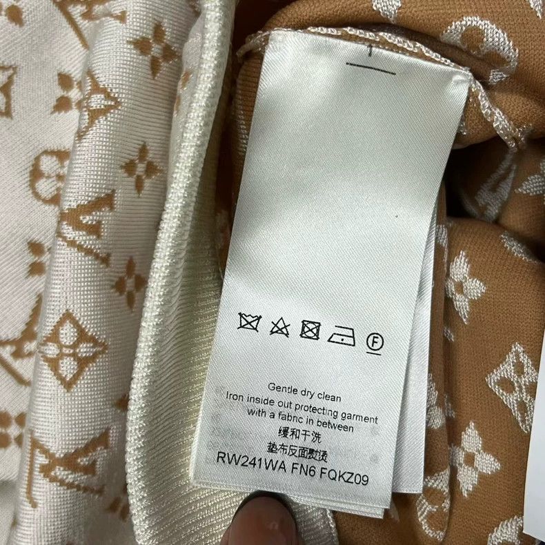 Louis Vuitton Louis Vuitton size l 24 Latest Beige Logo Jacquard Knit Mid Size 25" / US 0 / IT 36 - 3 Thumbnail