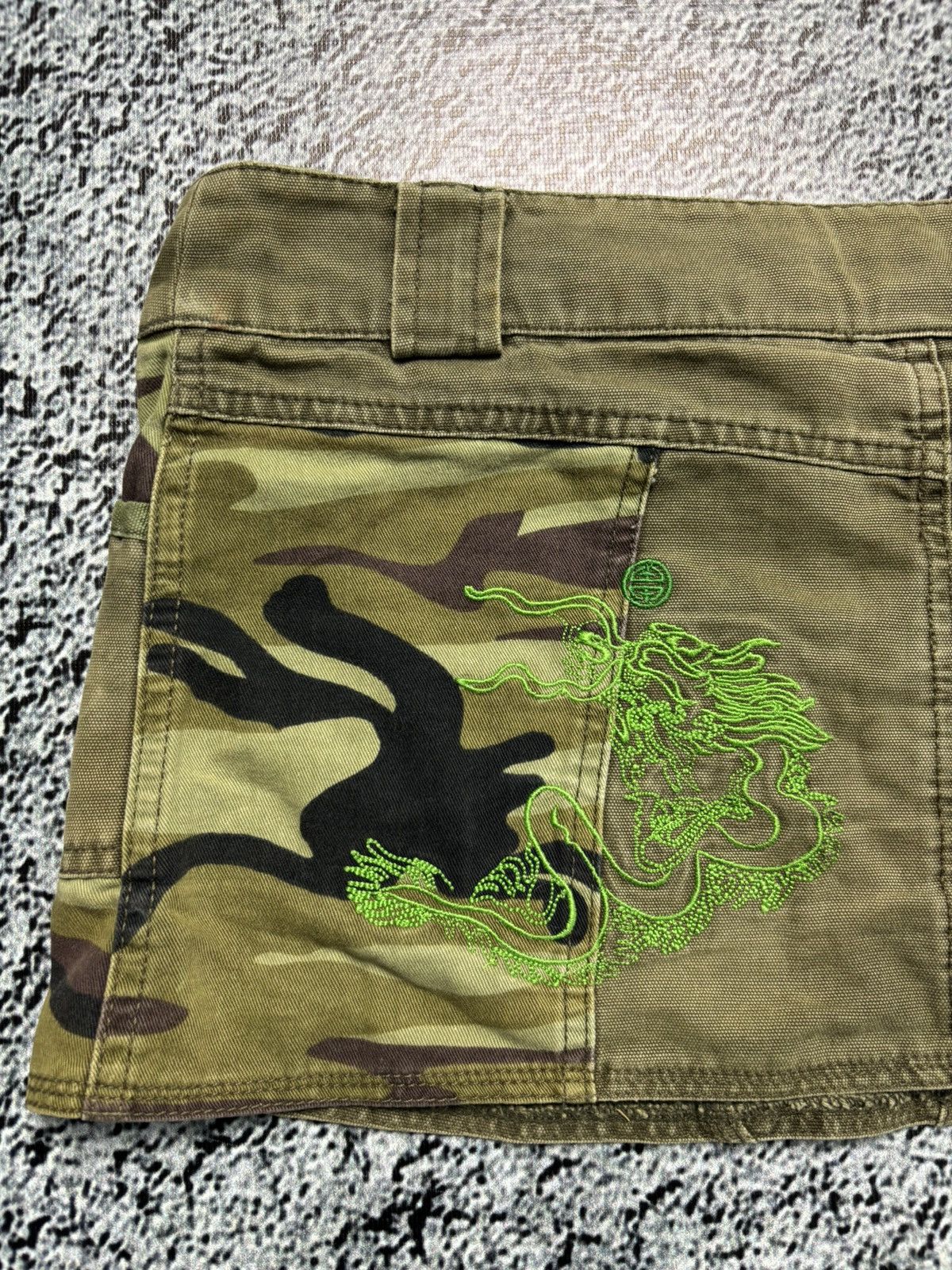 If Six Was Nine Vintage dragon Y2K printed camo mini skirt Size 32" / US 10 / IT 46 - 8 Thumbnail