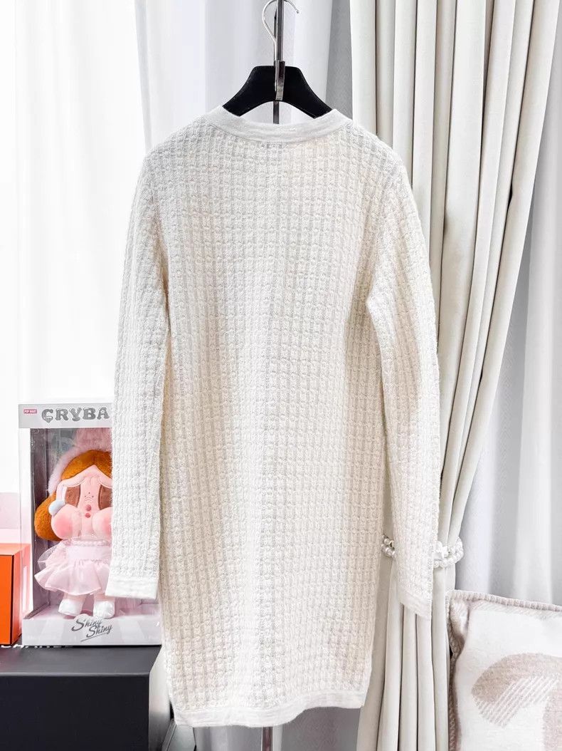 Chanel Chanel Knitted four-pocket pearl button long-sleeved knitt Size XS / US 0-2 / IT 36-38 - 3 Thumbnail