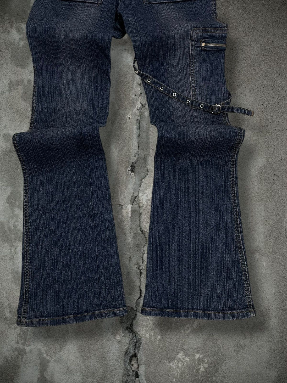 Designer Vintage Og 90s Japan Designer Haphazard Flared Bondage Denim Size US 27 - 9 Thumbnail