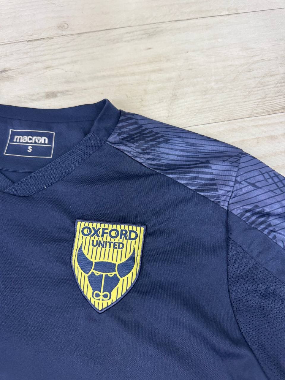 Macron Macron Oxford United 2022 2023 Training Shirt Soccer Jersey Size US S / EU 44-46 / 1 - 5 Thumbnail