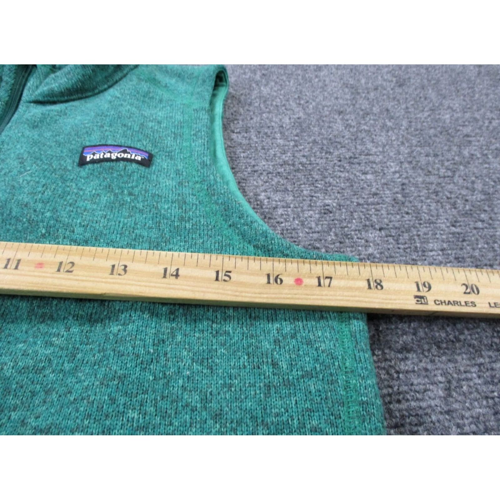 Patagonia Patagonia Vest Shirt Womens S Green Fleece Hiking Outdoor Better Sweater Zip Pockets Wind-Resistant Casual 90s? Size S / US 4 / IT 40 - 4 Thumbnail