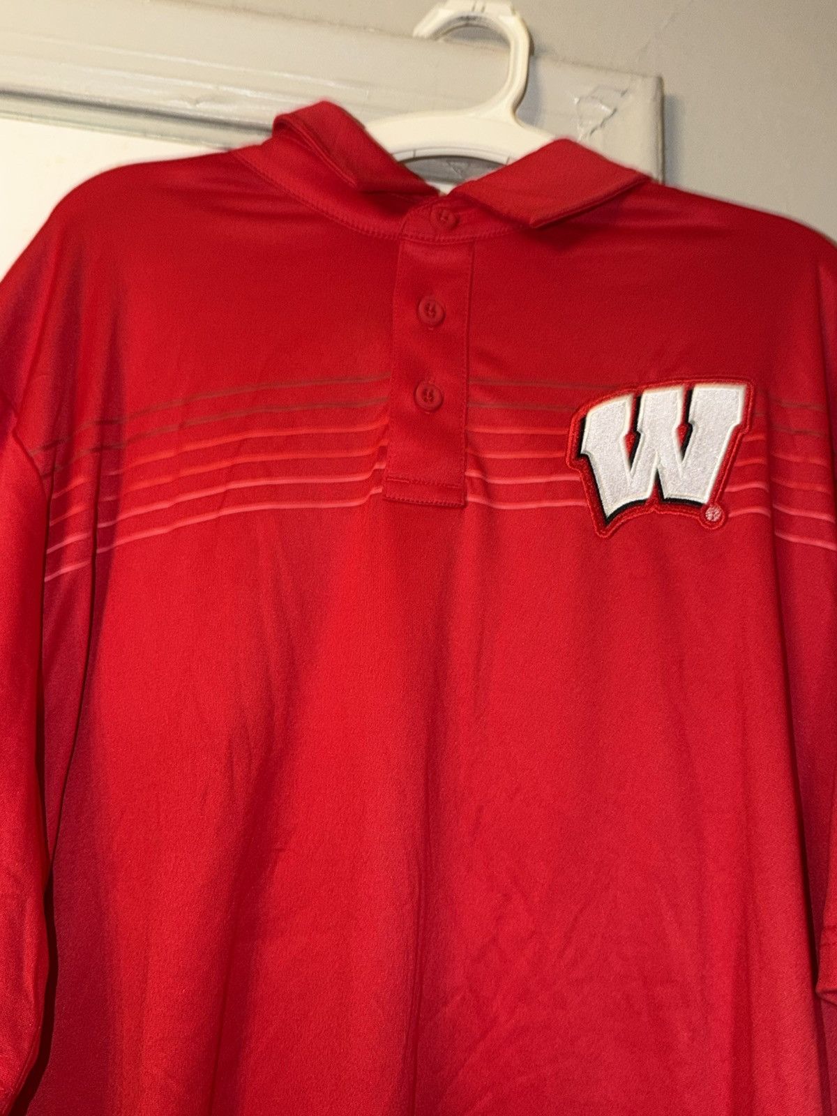 NCAA Captivating NCAA Wisconsin Badgers Polo T Shirt Mens Size L Size US L / EU 52-54 / 3 - 19 Thumbnail