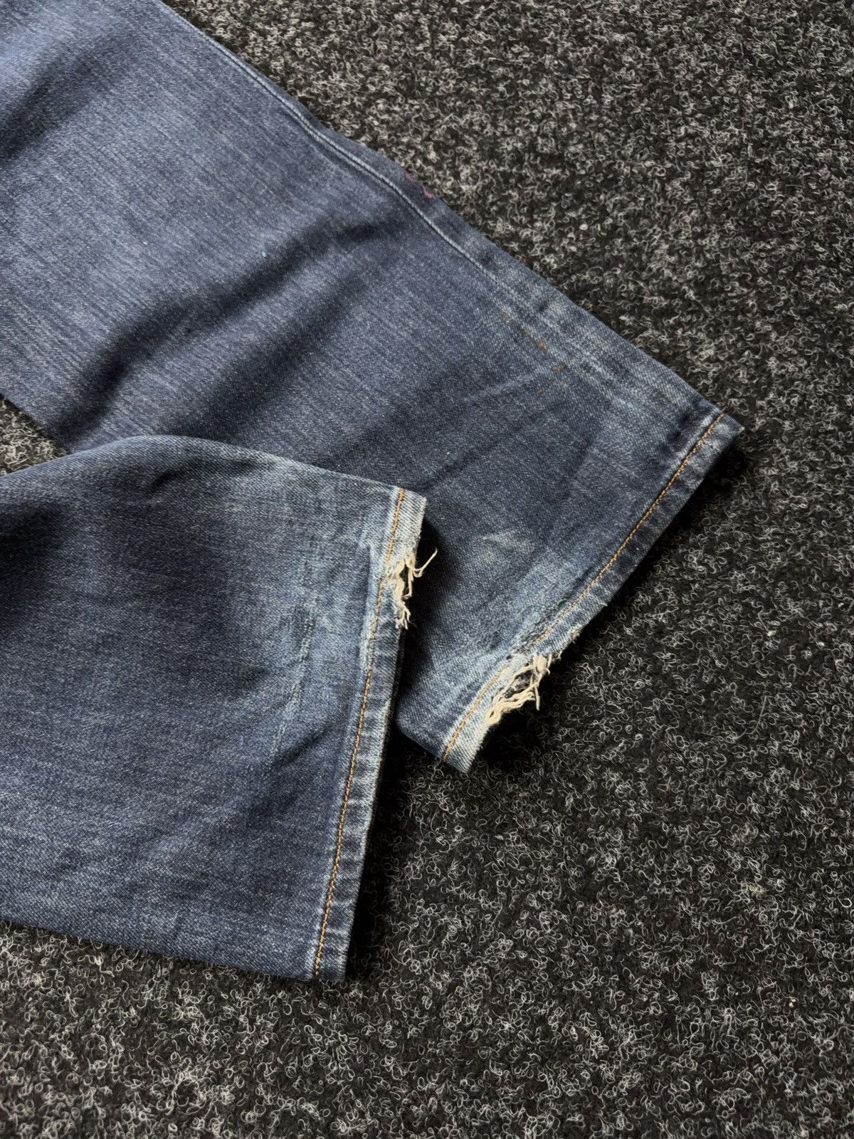 Diesel 00s Diesel Larkee Distressed Punk Custom Painted Y2K Jeans Size US 31 - 16 Thumbnail