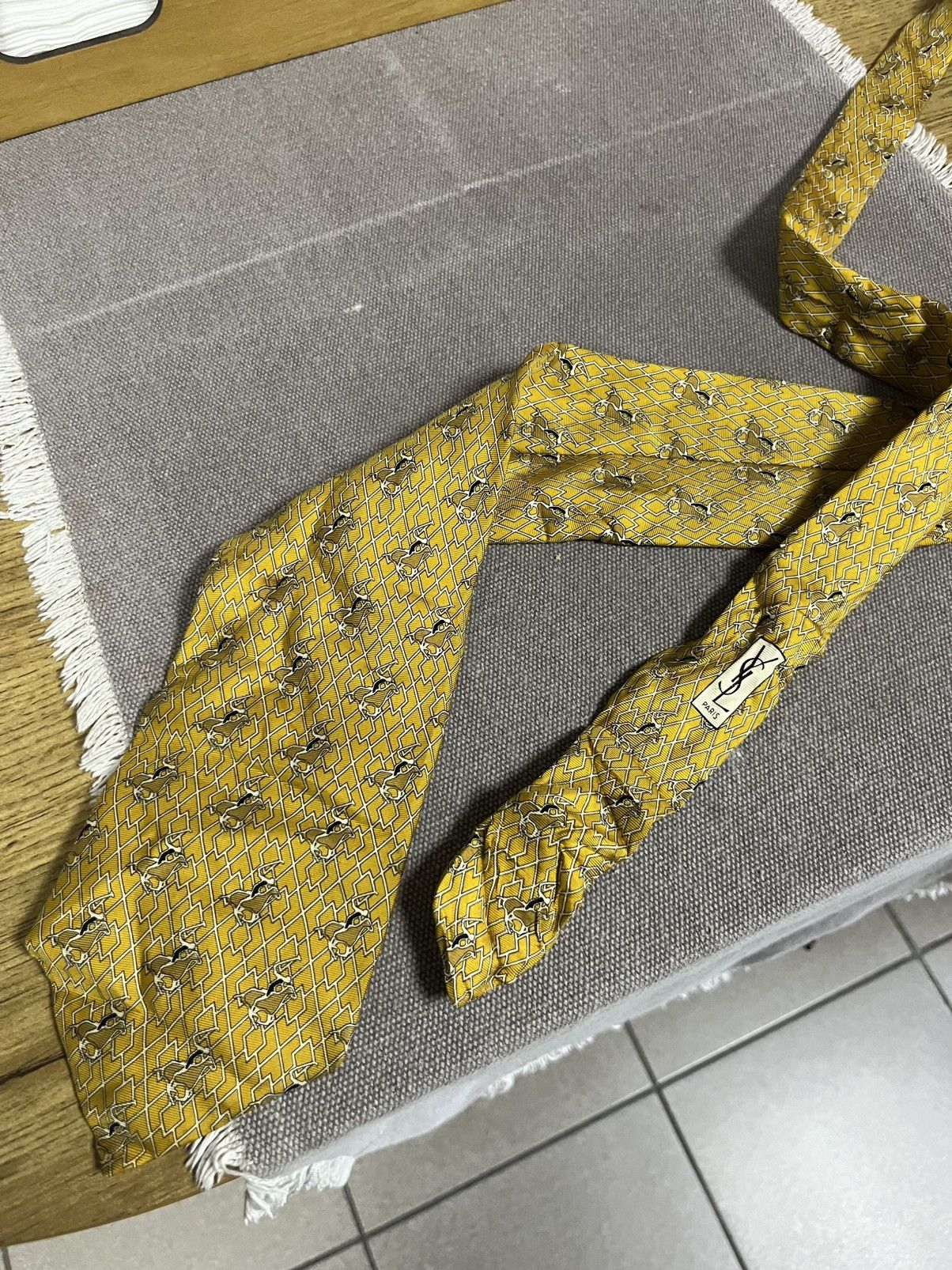 Yves Saint Laurent Vintage Yves Saint Laurent Tie Size ONE SIZE - 1 Thumbnail