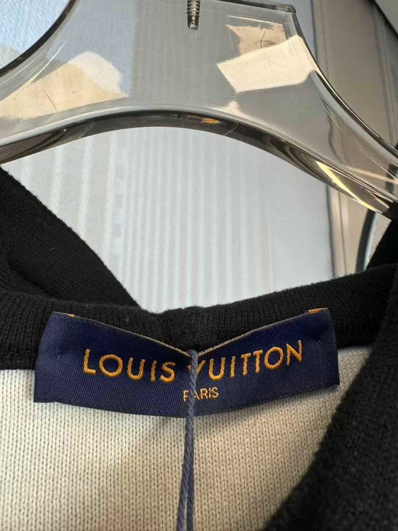 Louis Vuitton Louis Vuitton Black and White Gradient Full Print Hoodie Size US L / EU 52-54 / 3 - 3 Thumbnail