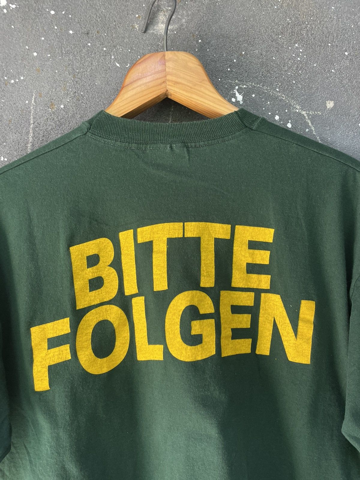 Other Vintage POLIZEI 90’s T-Shirt Green Bitte Folgen Size US L / EU 52-54 / 3 - 5 Thumbnail