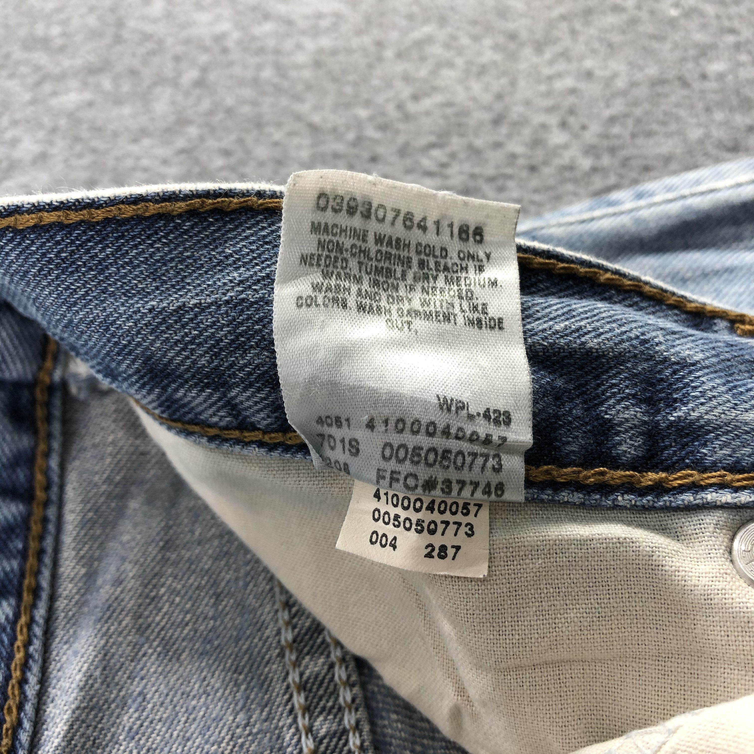 Levi's Light Wash Vintage Levis 505 Jeans-J1168 Size US 37 - 10 Thumbnail