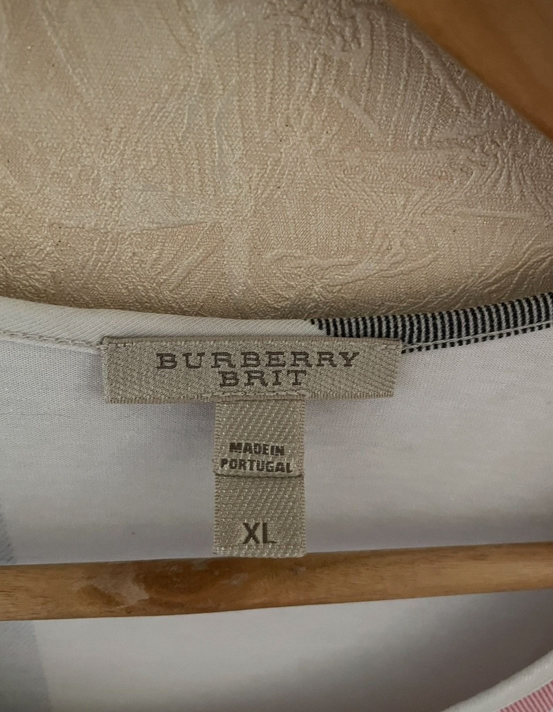 Burberry Burberry t shirt size XL multicolor Size XL / US 12-14 / IT 48-50 - 2 Thumbnail
