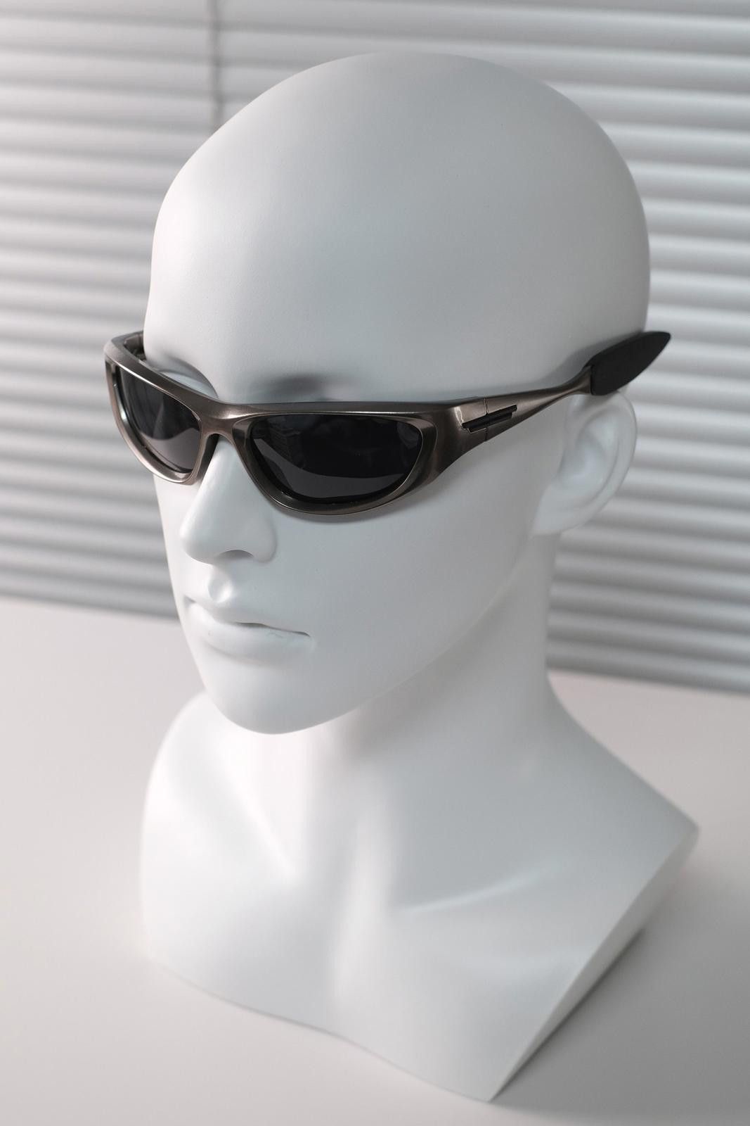 Japanese Brand Cyberpunk Y2k Avant Garde Futuristic Gunmetal Sunglasses OS Size ONE SIZE - 6 Thumbnail