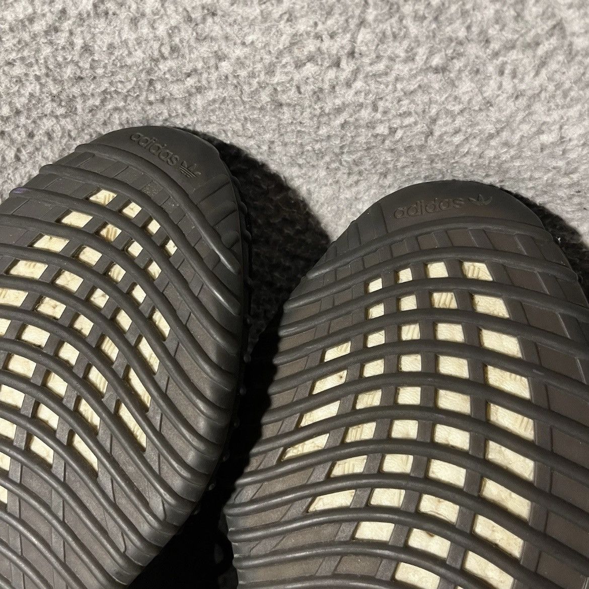 Yeezy Adidas Yeezy Boost 350 V2 Core Green 9.5 Mens Size US 9.5 / EU 42-43 - 16 Thumbnail