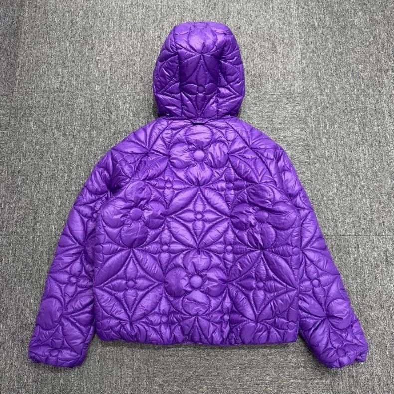 Louis Vuitton Louis Vuitton Embossed three-flower down jacket Size US L / EU 52-54 / 3 - 5 Thumbnail