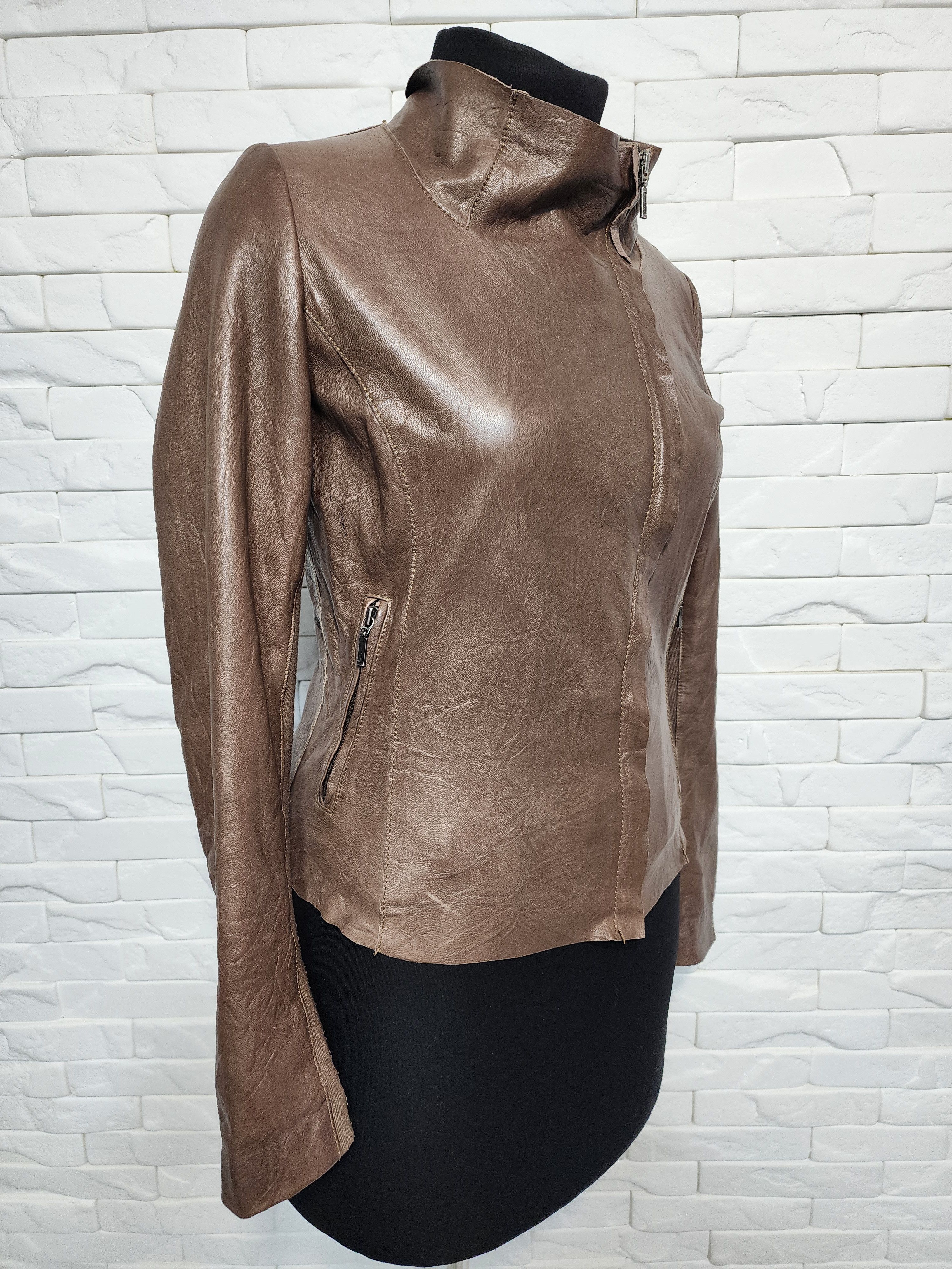 Designer Women's simple leather jacket. Size M / US 6-8 / IT 42-44 - 5 Thumbnail
