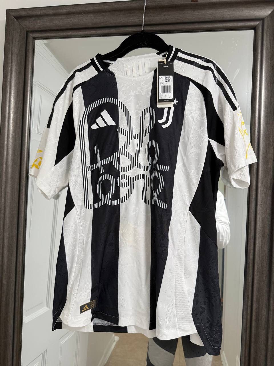 Le Pere LIMITED EDITION - JUVENTUS X LE PÈRE HOME JERSEY m size mens Size US M / EU 48-50 / 2 - 1 Thumbnail