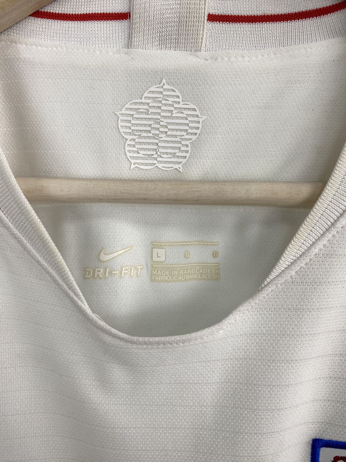 Nike 🏴󠁧󠁢󠁥󠁮󠁧󠁿 2018 Nike England Soccer Jersey T-Shirt Rare Retro Hype Size US L / EU 52-54 / 3 - 6 Thumbnail