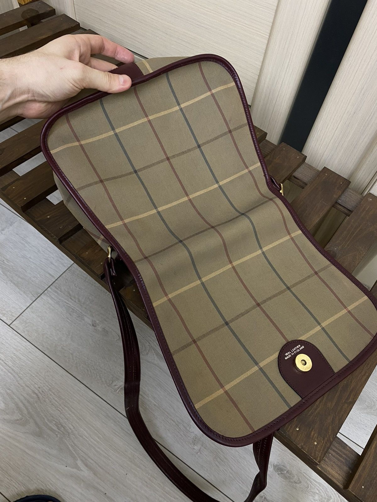 Burberry Vintage Burberry Canvass Check Messenger Bag Real Leather Size ONE SIZE - 23 Thumbnail
