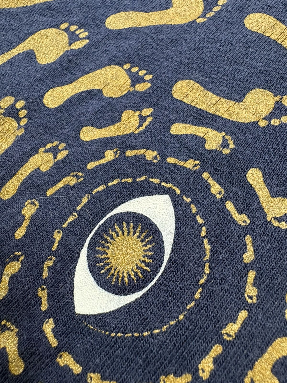Arts & Science 90s Johannes Frischknecht Footsteps Eye Mandala Art Tee M Size US M / EU 48-50 / 2 - 8 Thumbnail