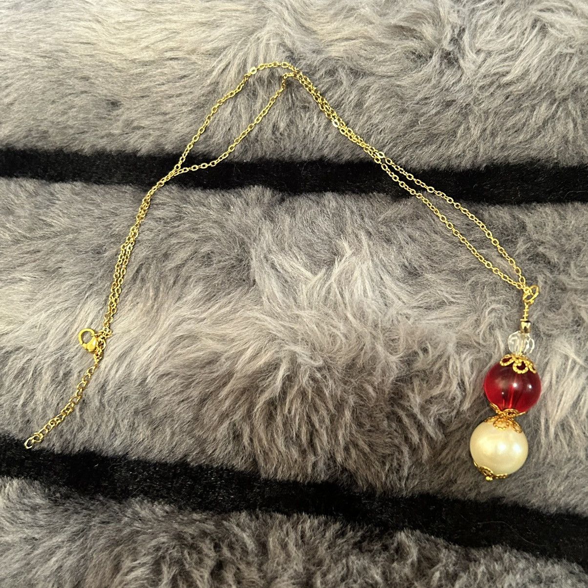 Handmade Handcrafted vintage bead vampire blood lucite drop necklace Size ONE SIZE - 6 Thumbnail