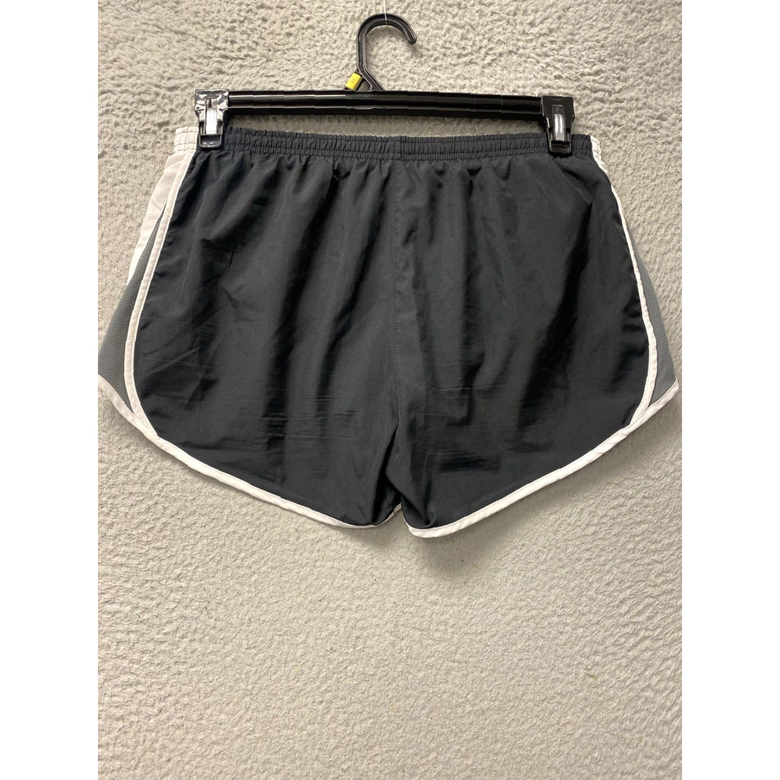 Nike Nike Shorts Women M Black Dri Fit Pull On Elastic Waist 117-13 Size 32" / US 10 / IT 46 - 2 Thumbnail
