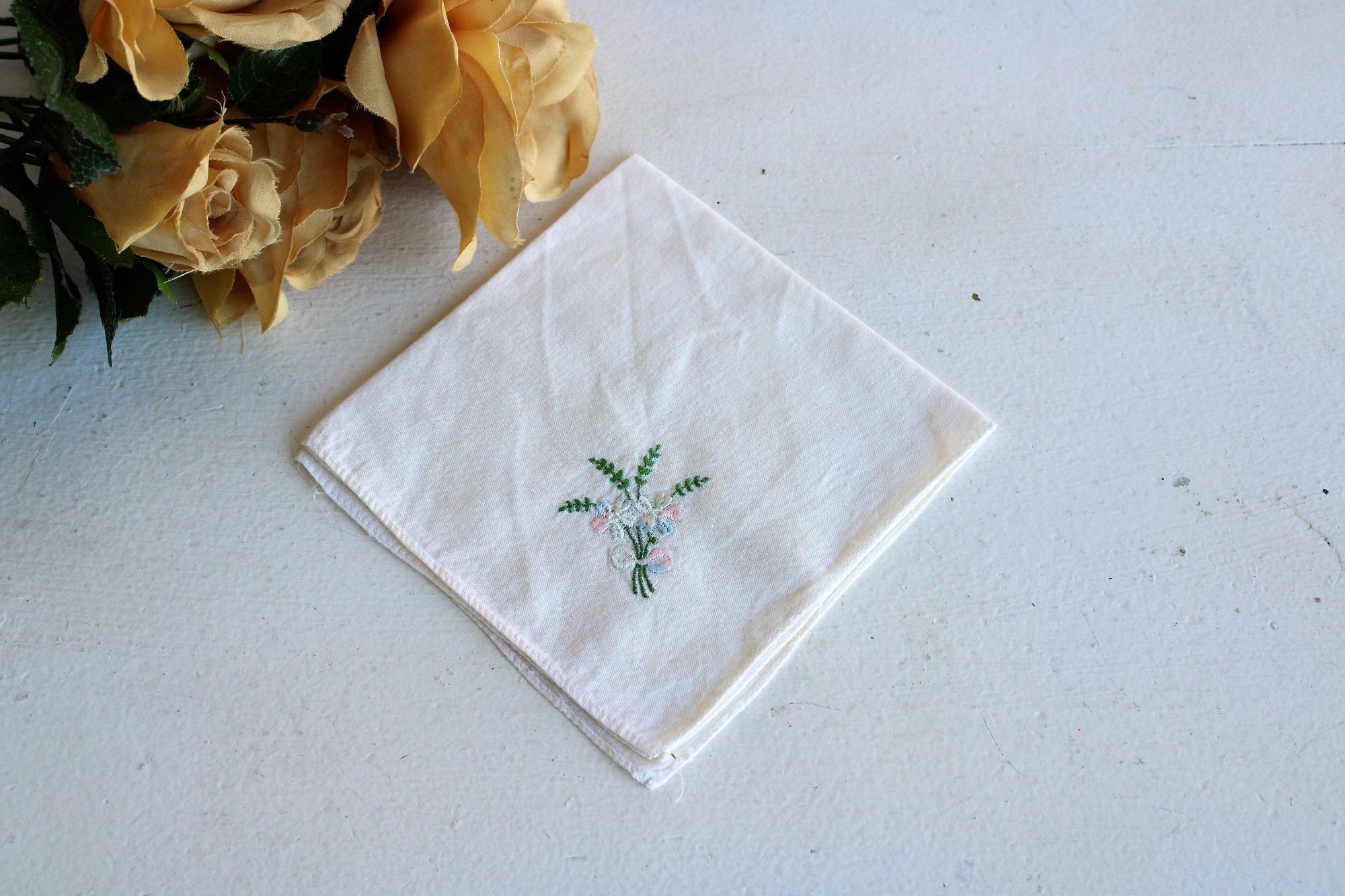 Vintage Vintage 1950s Handkerchief, White Cotton With Pink And Blue Size ONE SIZE - 1 Thumbnail