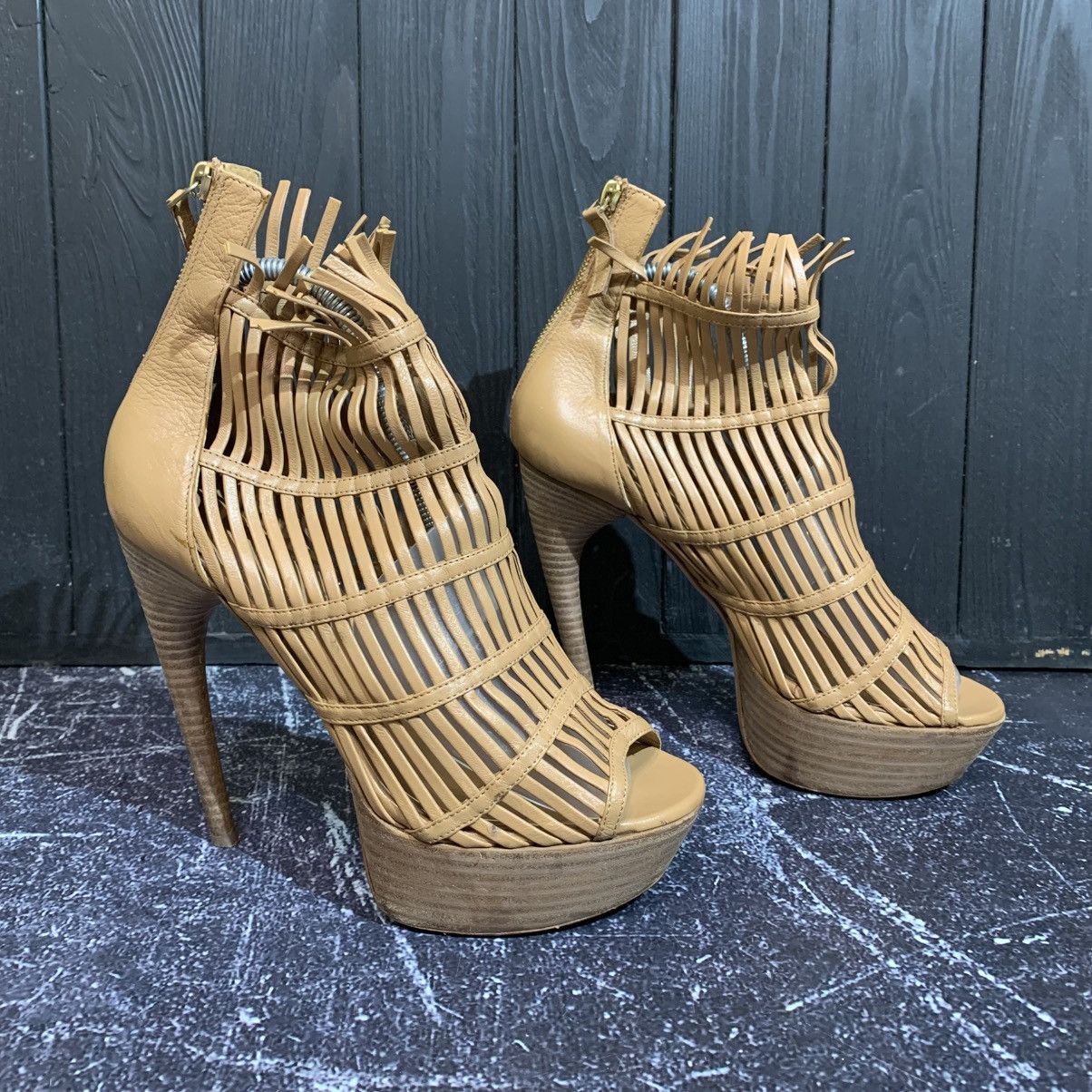 Alexander McQueen Alexander MaQueen Beige Leather Platform Cage Heels size 38 Size US 8 / IT 38 - 2 Thumbnail