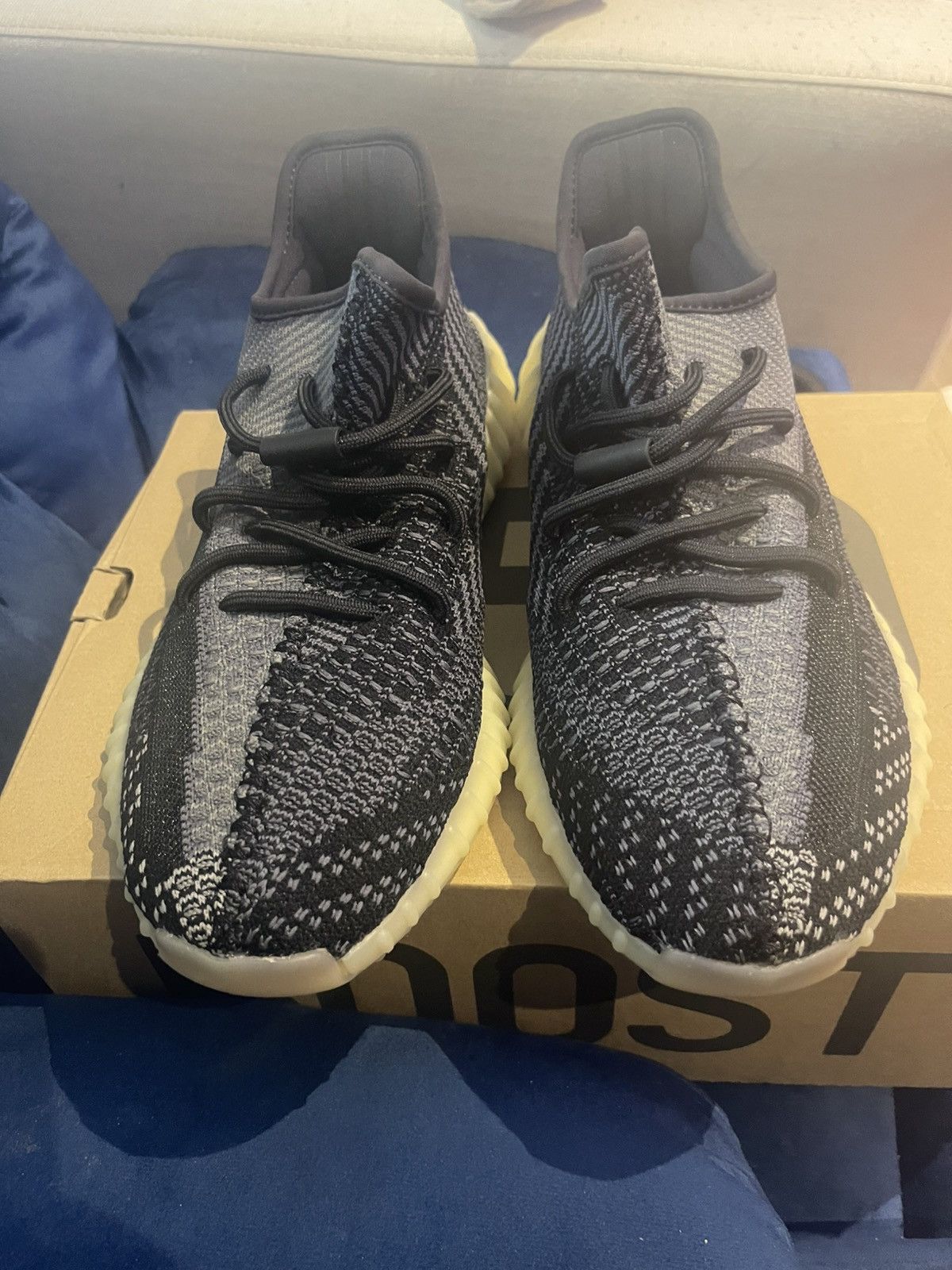 Yeezy Yeezy 350 carbon Size US 10.5 / EU 43-44 - 1 Thumbnail