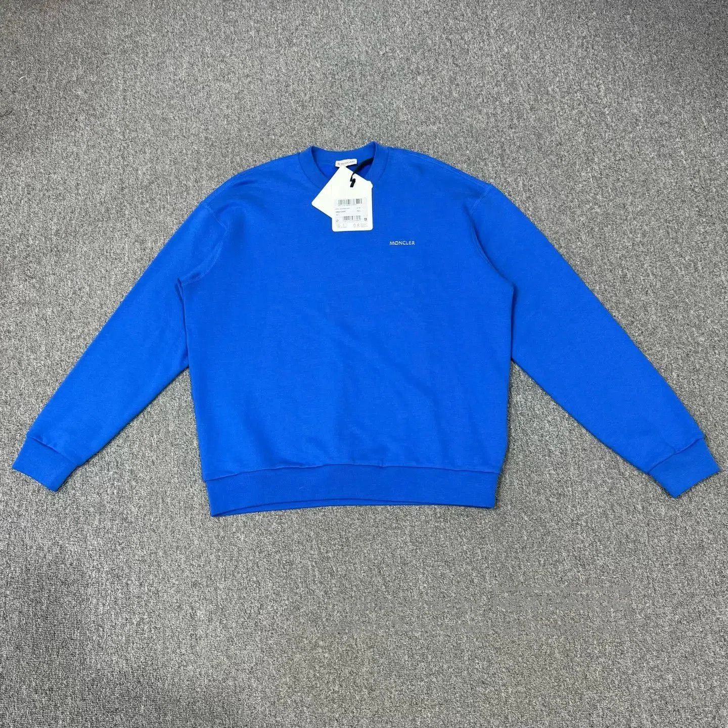 Moncler Moncler Blue Chest Logo Long-Sleeve Sweatshirt. Size US L / EU 52-54 / 3 - 1 Thumbnail