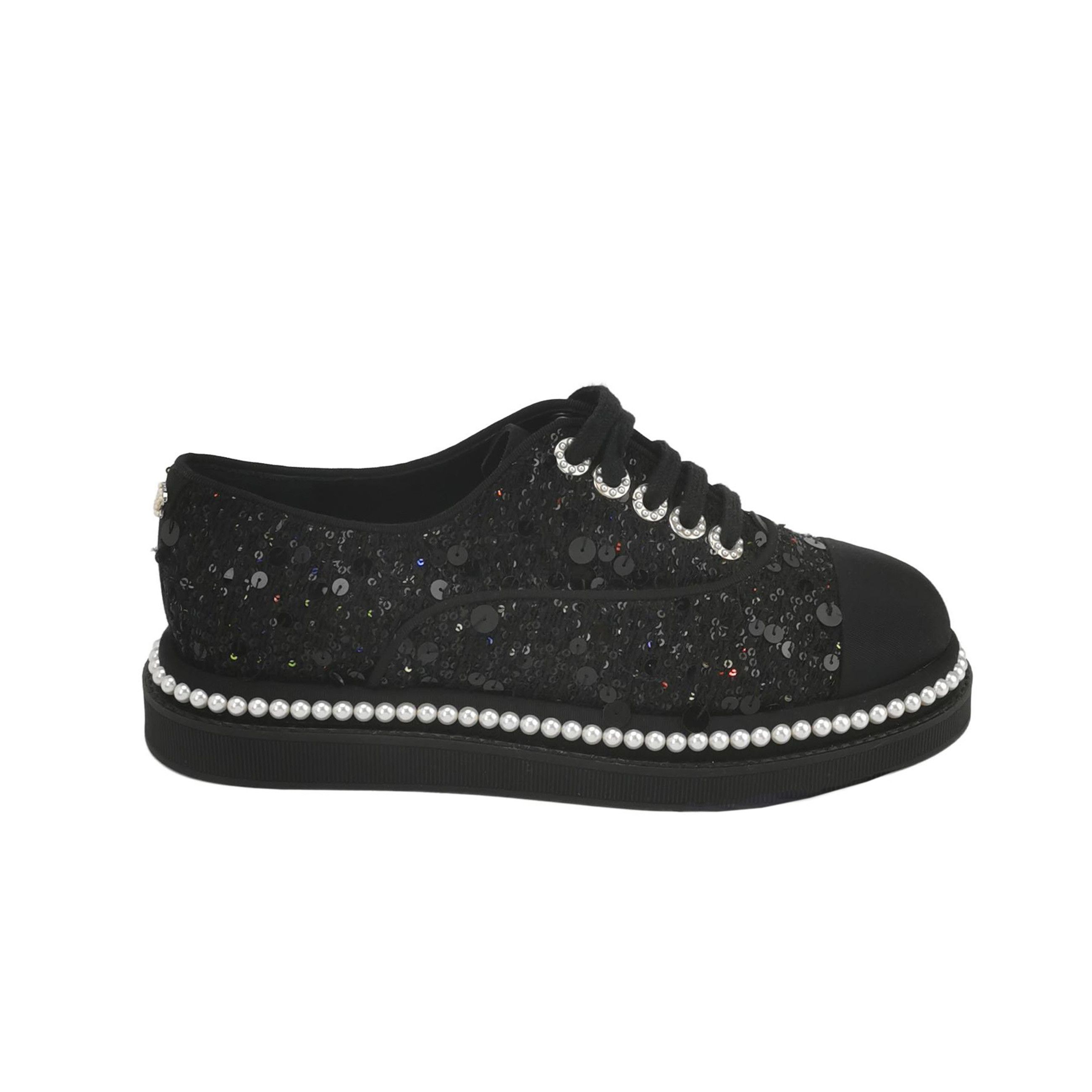 Chanel Chanel Women 6 Lowtop Sneakers Size US 6 / IT 36 - 1 Thumbnail