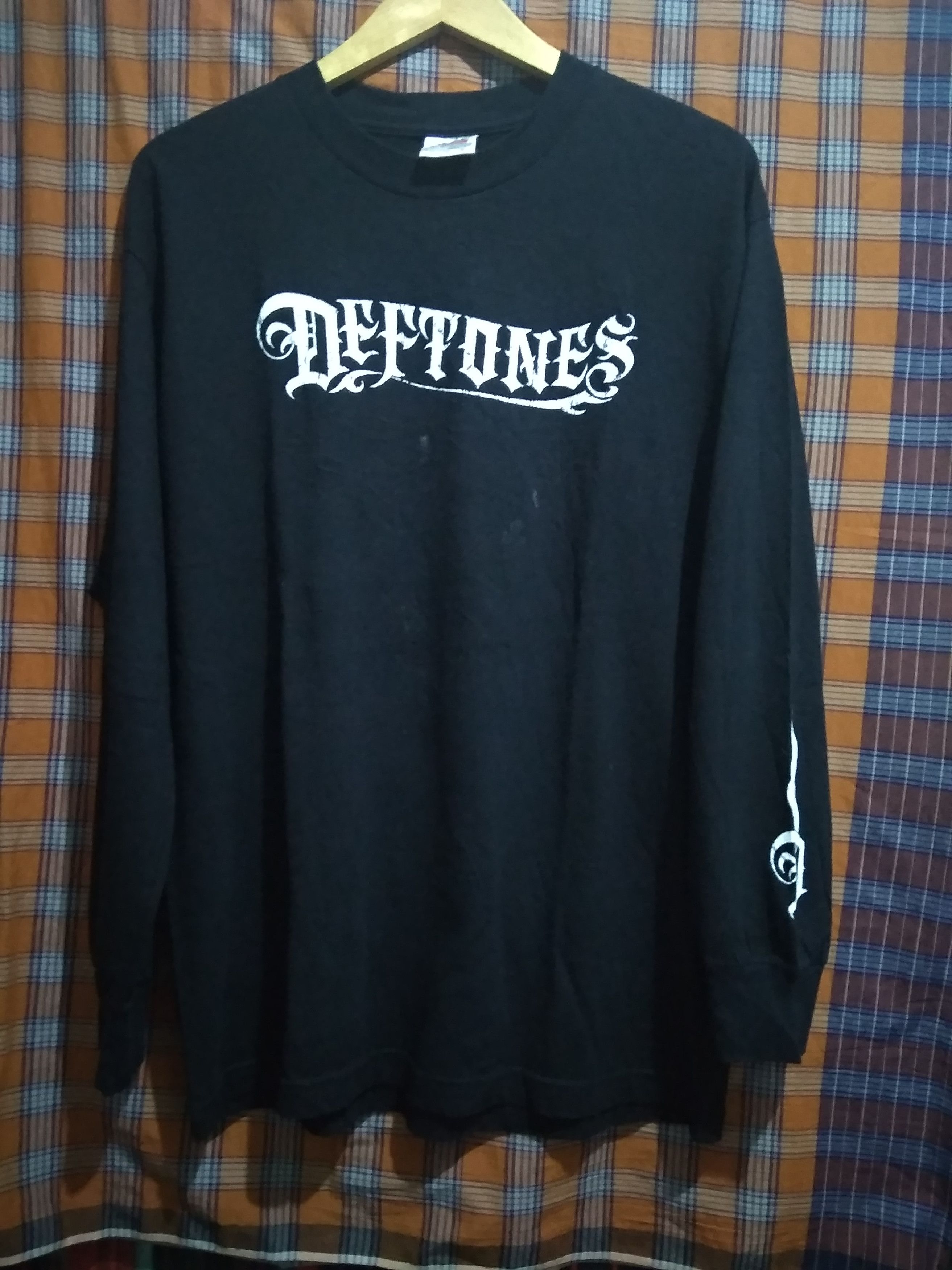 Band Tees Rare Vintage 90s Deftones tribal font spell out logo Size US L / EU 52-54 / 3 - 7 Thumbnail