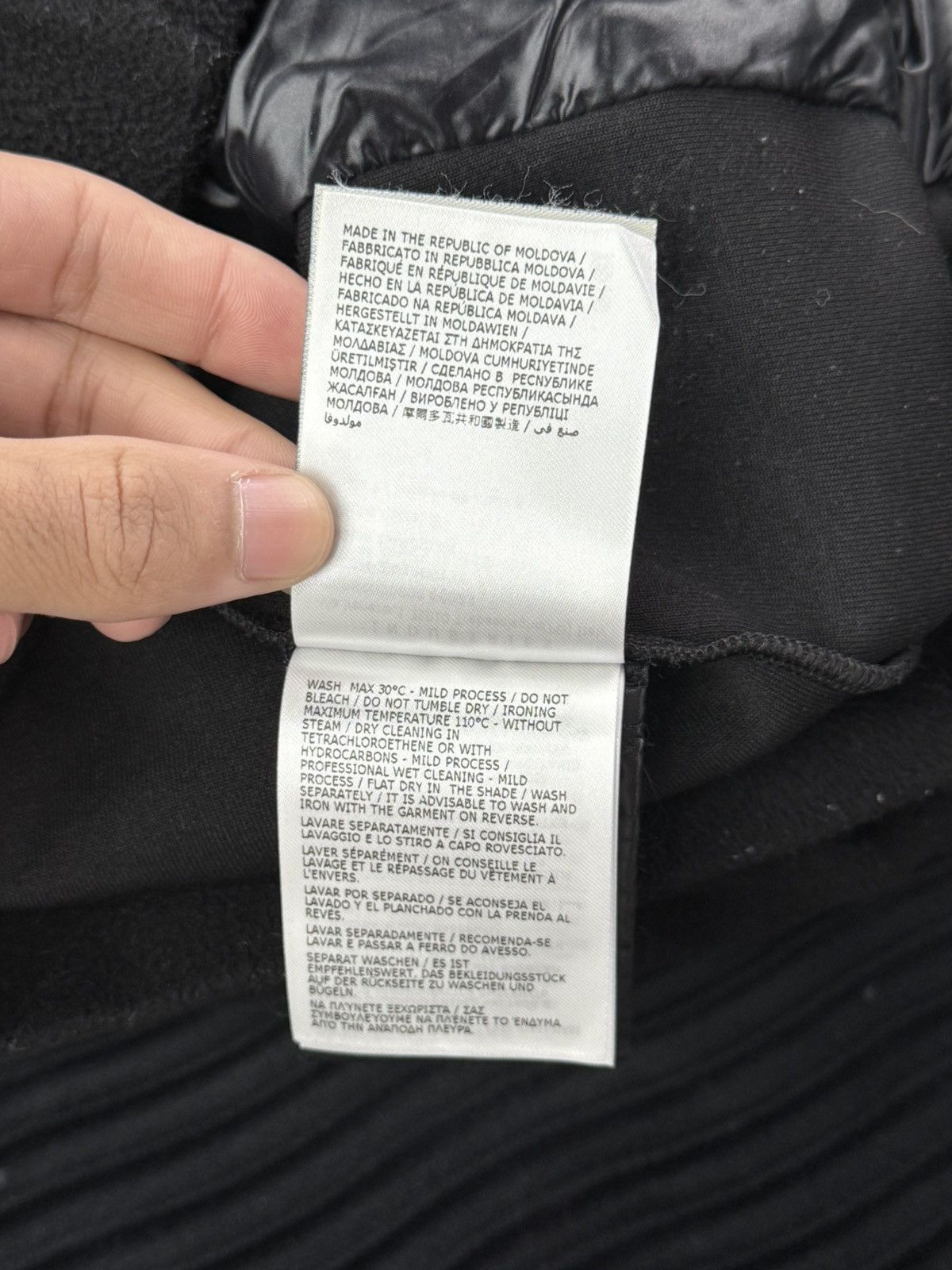 Moncler black moncler coat Size US S / EU 44-46 / 1 - 7 Thumbnail