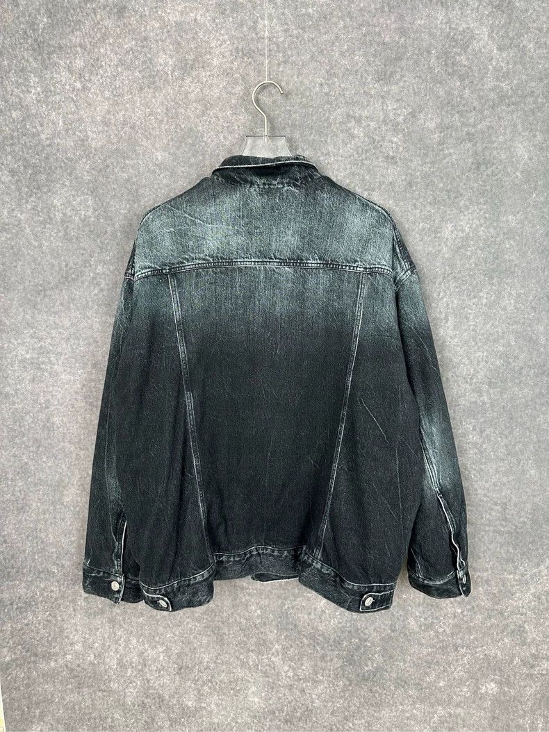 Balenciaga Balenciaga Gradient color washing to make old cowboy cotto Size US L / EU 52-54 / 3 - 2 Thumbnail