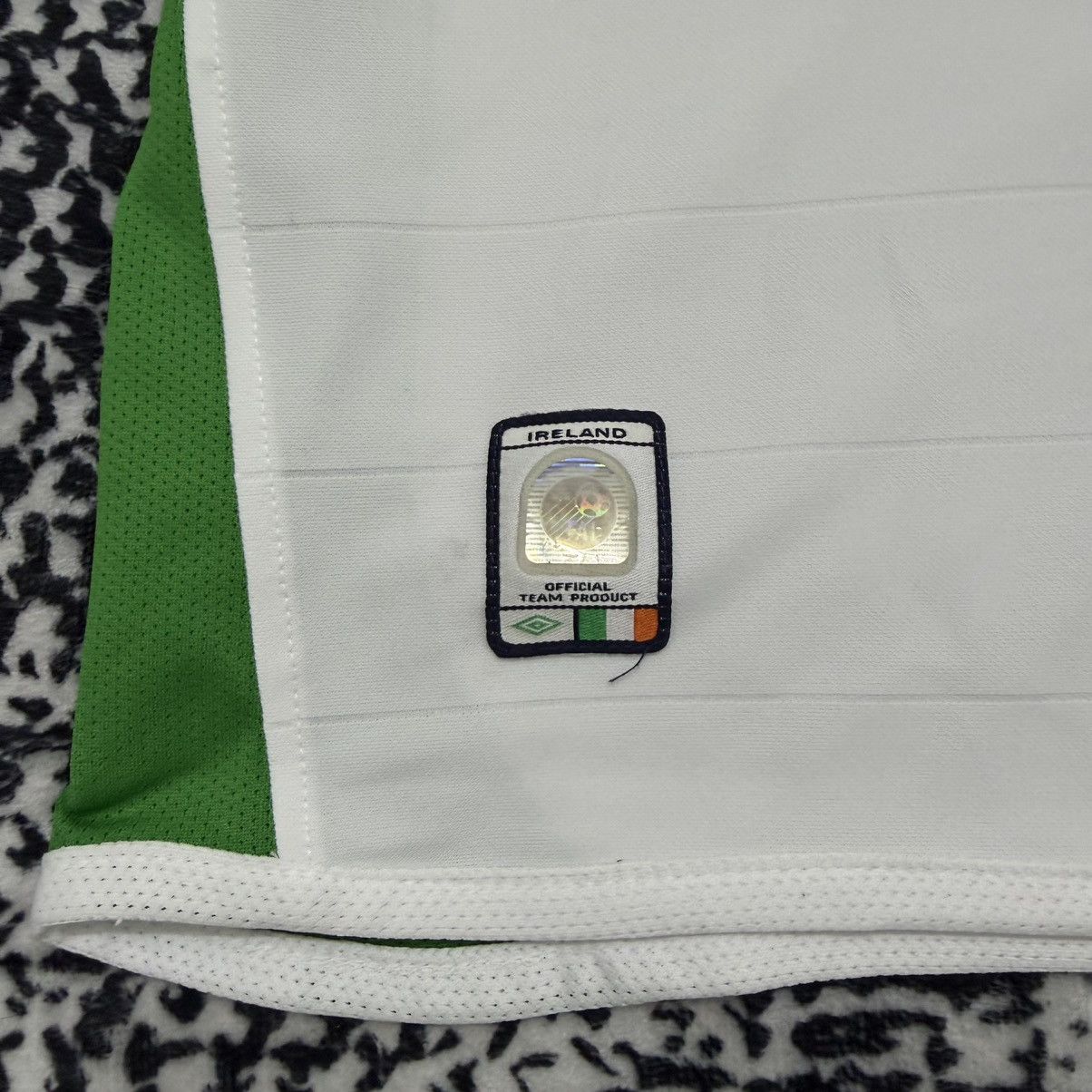 Umbro Vintage 03/05 Republic of Ireland Away Jersey Size US M / EU 48-50 / 2 - 6 Thumbnail