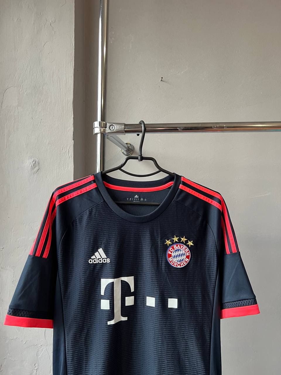 Adidas 2015/16 BAYERN MUNICH AWAY SOCCER JERSEY FOOTBALL SHIRT XL Size US XL / EU 56 / 4 - 3 Thumbnail