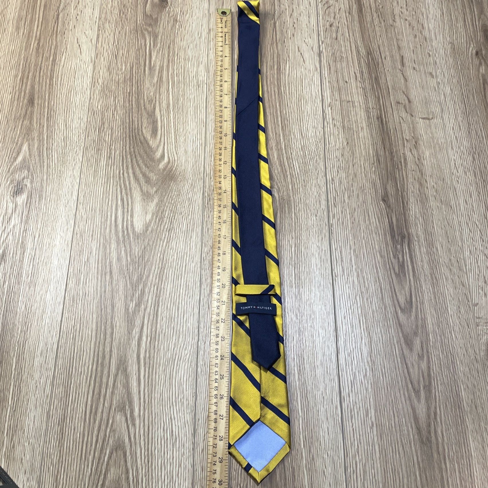 Tommy Hilfiger Tommy Hilfiger Men's Silk Tie Navy Yellow Striped Classic Designer Business Wear Size ONE SIZE - 4 Thumbnail