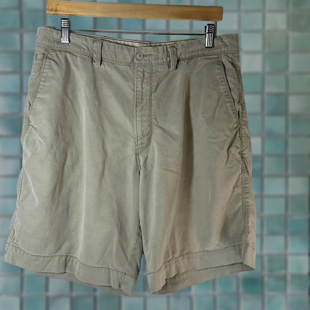 Tommy Bahama Tommy Bahama Men’s Chino Shorts Size 34 Green Tencel Cotton Spandex Stretch Regular Mens Size US 34 / EU 50 - 1 Thumbnail