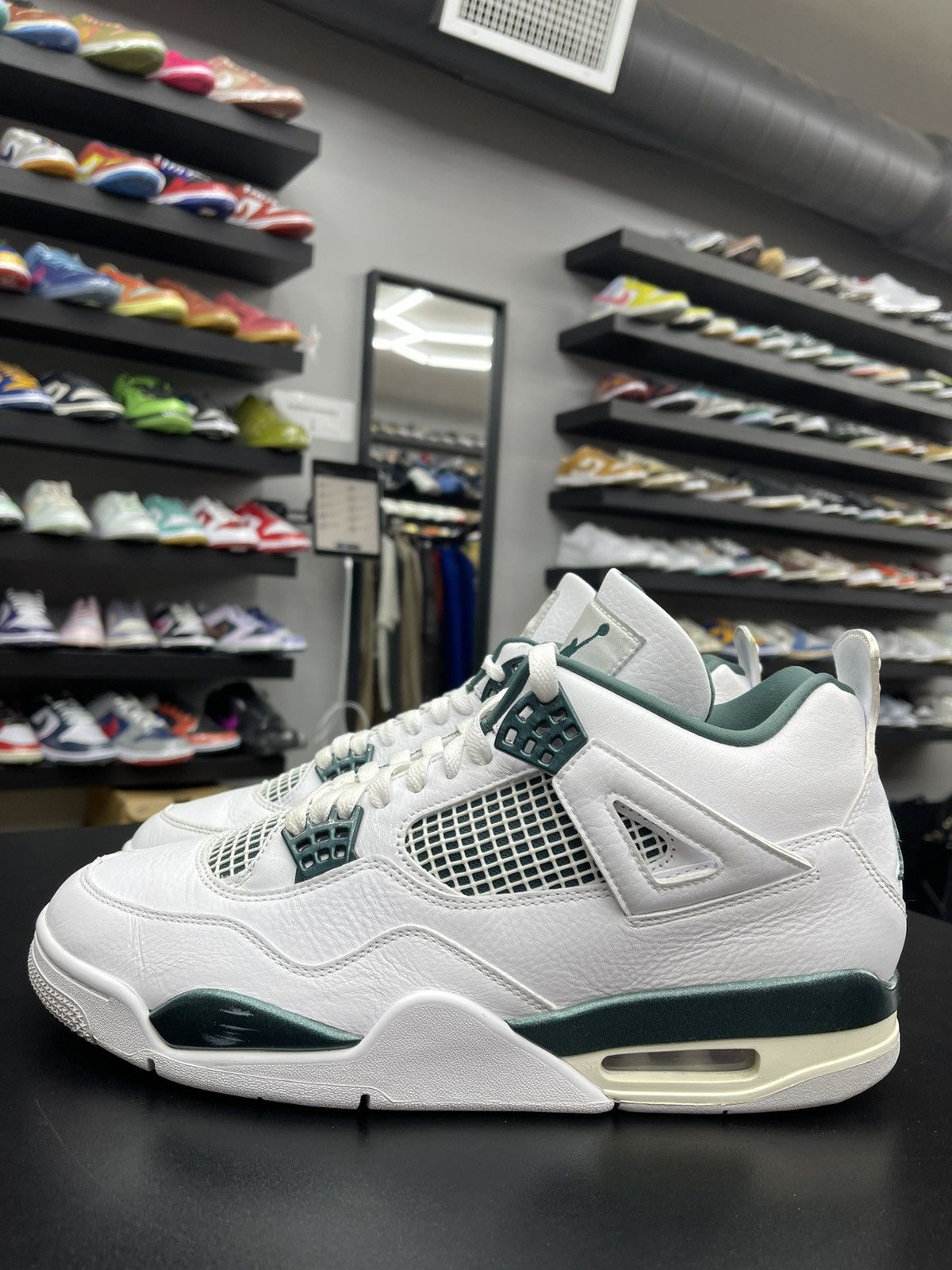 Jordan Brand Size 11.5 - Jordan 4 Winterized Green Size US 11.5 / EU 44-45 - 1 Thumbnail