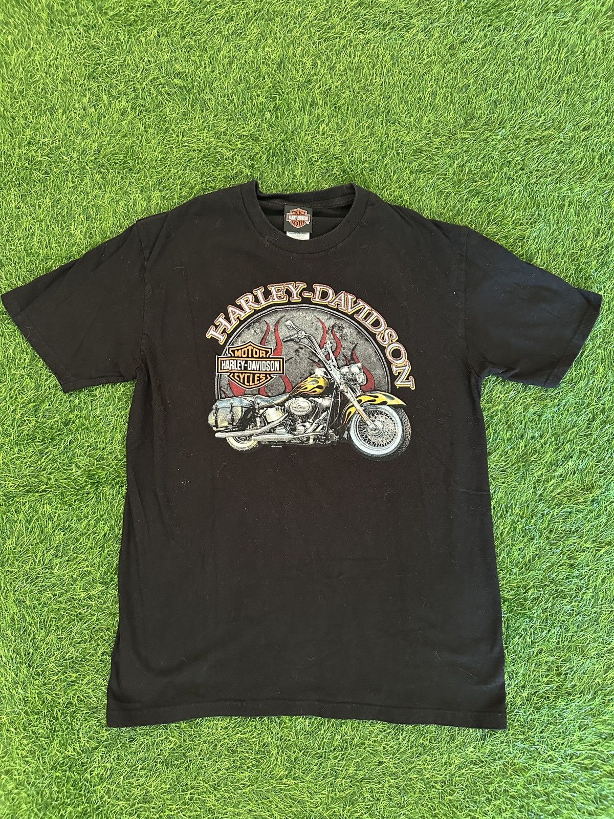 Harley Davidson Harley davidson motorycles flames alberta canada t shirt szL Size US L / EU 52-54 / 3 - 1 Thumbnail