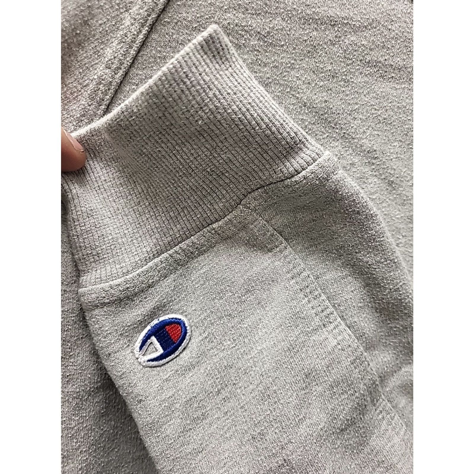 Champion VINTAGE Champion Sweatshirt Pullover Embroidered LG Gray 44" Men Large Cotton Knit Size US L / EU 52-54 / 3 - 7 Thumbnail