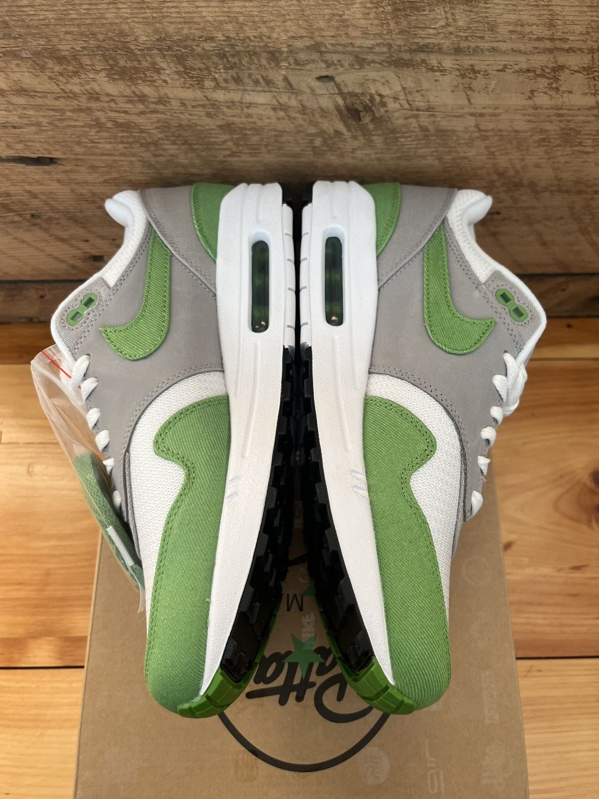 Nike × Patta Nike x Patta Air Max 1 Chlorophyll 20th Anniversary 2024 Size US 10 / EU 43 - 10 Thumbnail