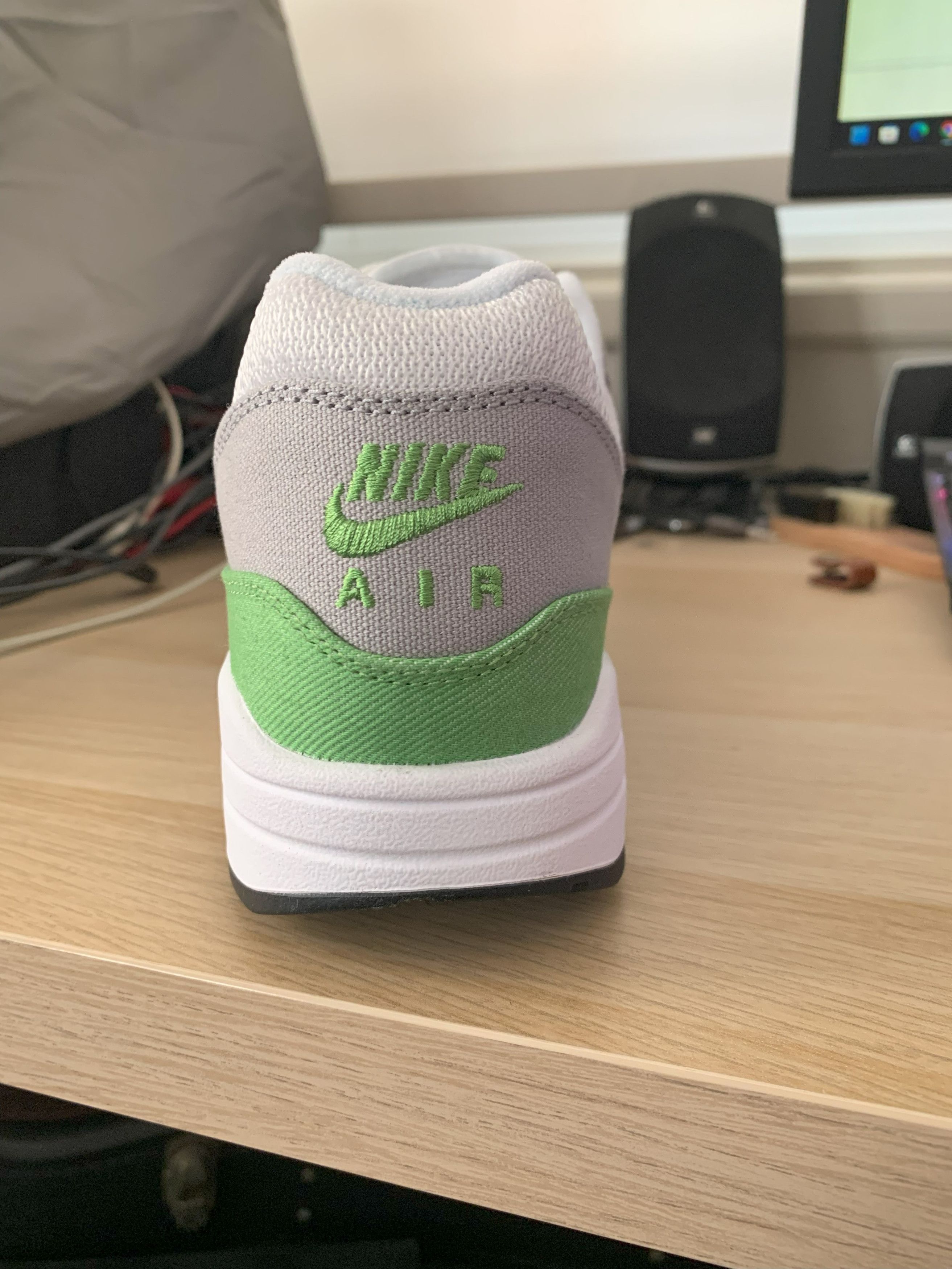 Nike × Patta AM1 Patta Chlorophyll- EUR 42.5 Size US 9 / EU 42 - 2 Thumbnail
