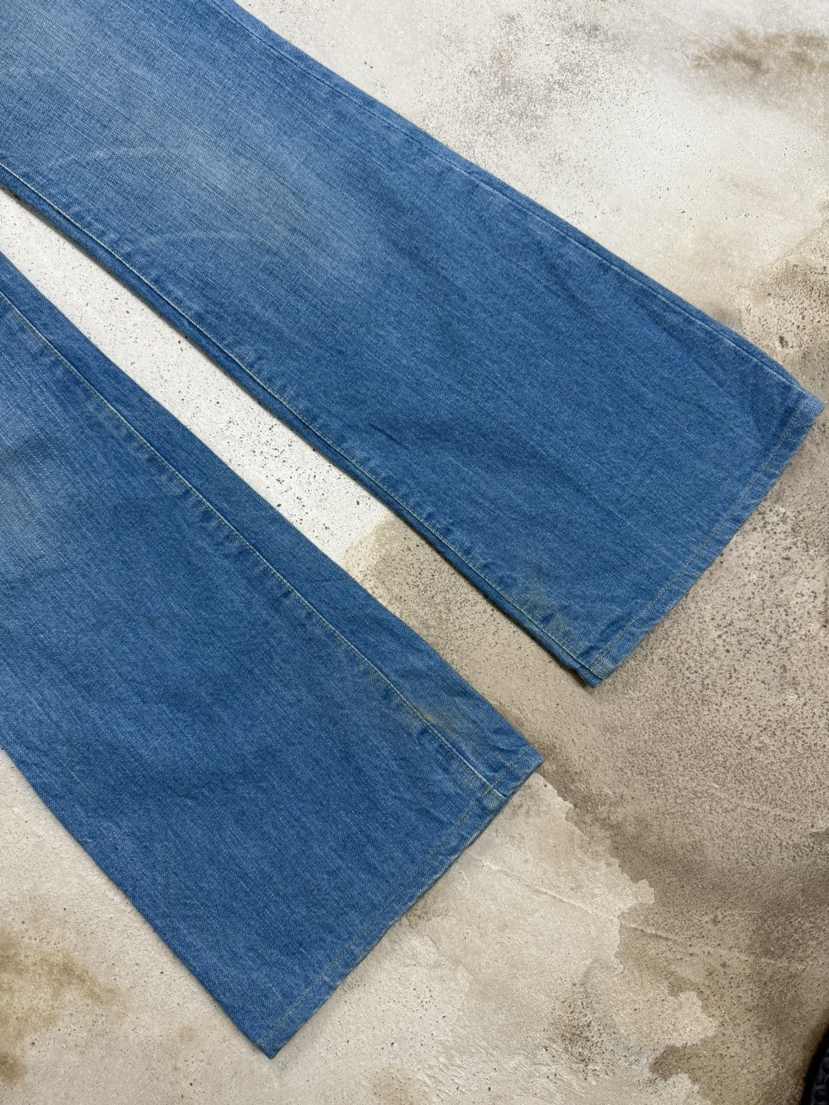 Diesel Vintage Diesel Wide Leg Flare Unisex Whisker Denim Size 26" / US 2 / IT 38 - 4 Thumbnail