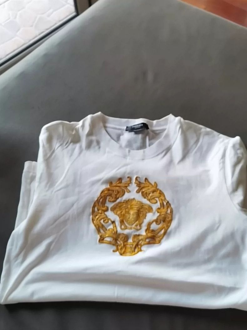Versace Versace Embroidered crewneck short sleeves Size XS / US 0-2 / IT 36-38 - 4 Thumbnail