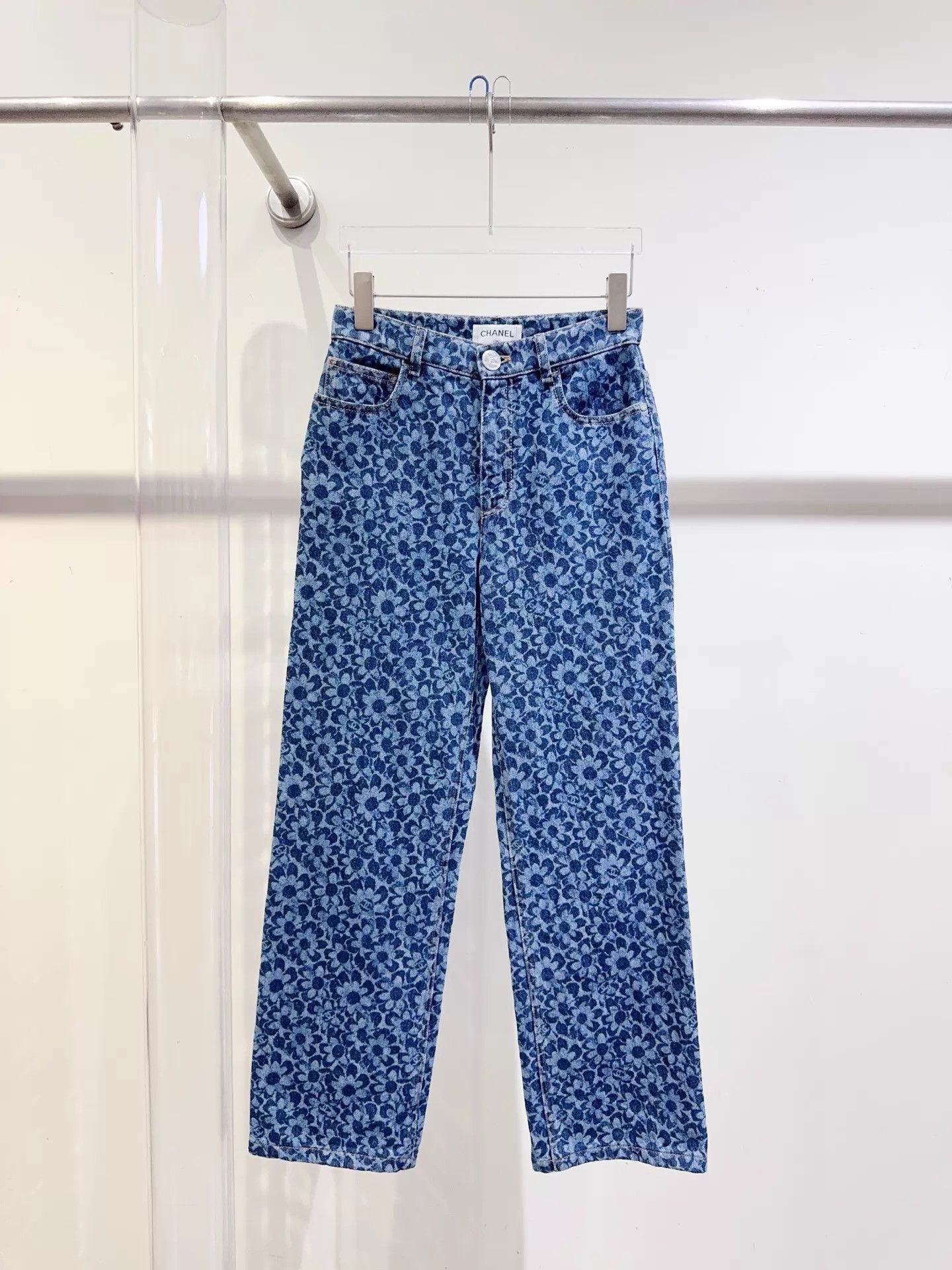Chanel Chanel 24B Camellia Women's High-Waist Jeans 34 Size 25" / US 0 / IT 36 - 1 Thumbnail