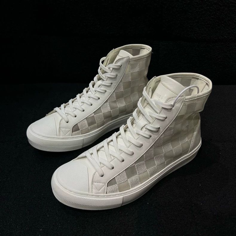 Louis Vuitton Louis Vuitton White checkerboard high-top shoes Size US 7.5 / EU 40-41 - 1 Thumbnail
