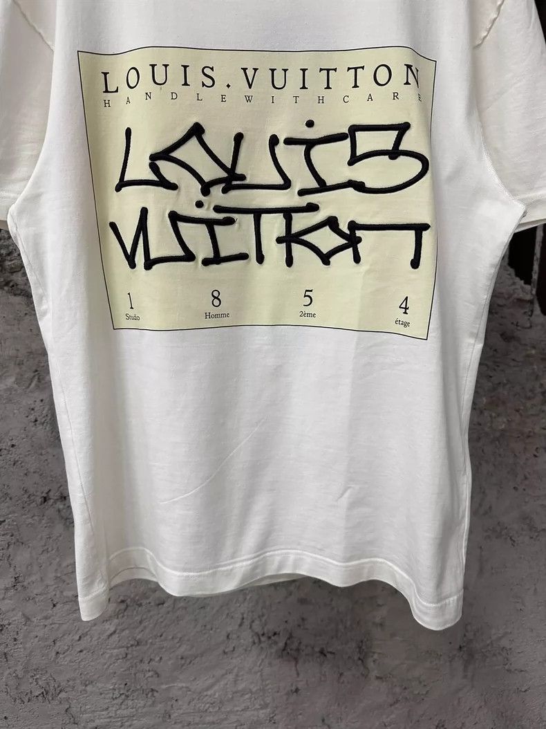 Louis Vuitton Louis Vuitton Short Sleeve Graphic TShirt-2506 Size US S / EU 44-46 / 1 - 5 Thumbnail