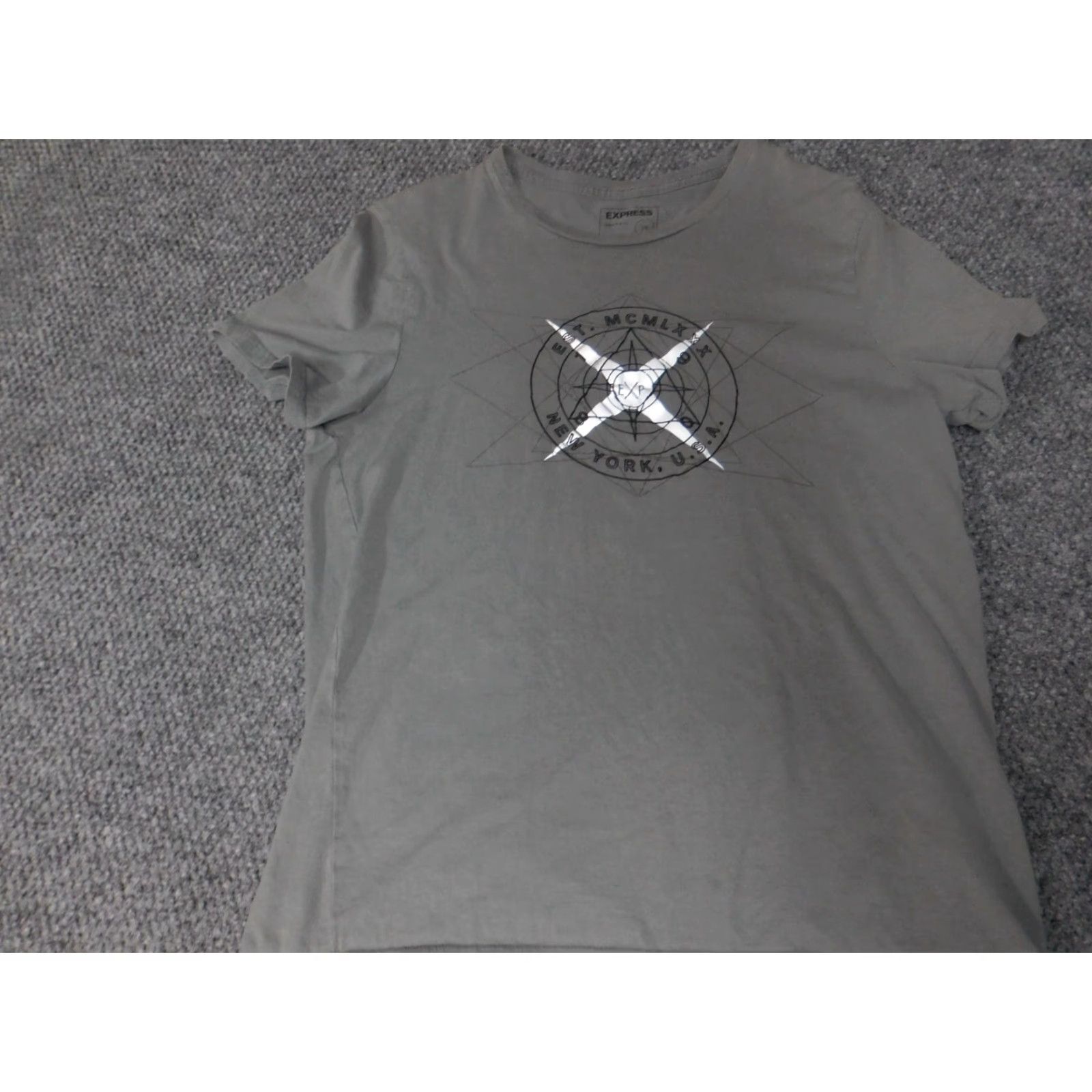 Express Express Shirt Womens large green graphic T-Shirt Short Sleeve Crew Neck Casual Cotton Polyester Rayon Button Basic Classic Breathable L Green Womens Size L / US 10 / IT 46 - 2 Thumbnail
