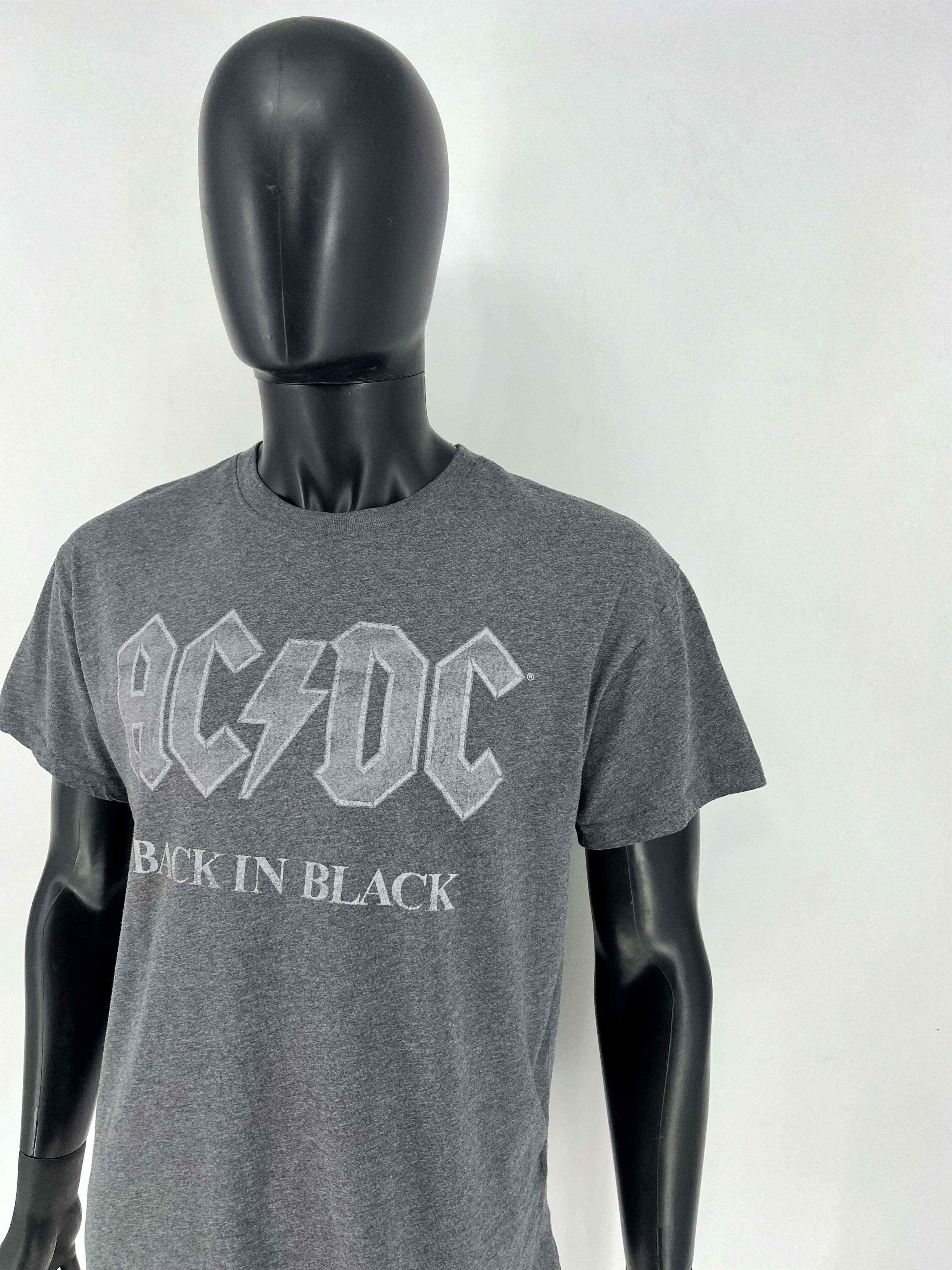 Band Tees × Vintage Vintage Y2K ACDC "Back in Black" T-Shirt Rock Band Size XL Size US M / EU 48-50 / 2 - 4 Thumbnail