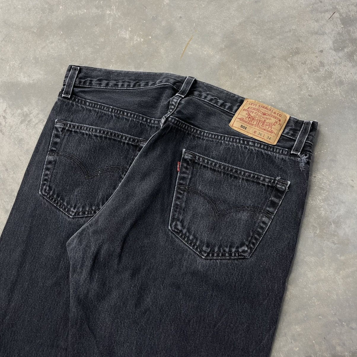 Levi's Vintage Levi’s 501 Jeans Black Denim 34x33 Size US 34 / EU 50 - 2 Thumbnail