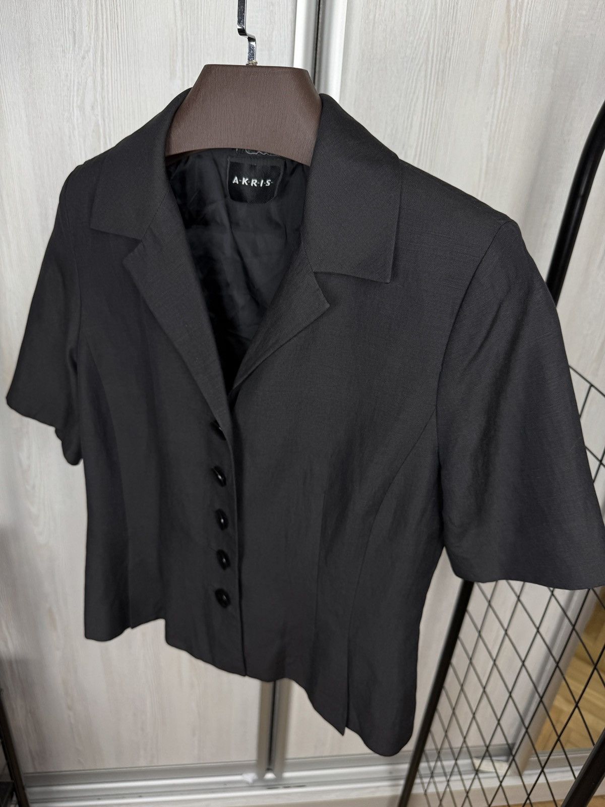 Akris Akris Black V-Neck Short Sleeve Silk Linen Button blazer Size M / US 6-8 / IT 42-44 - 6 Thumbnail